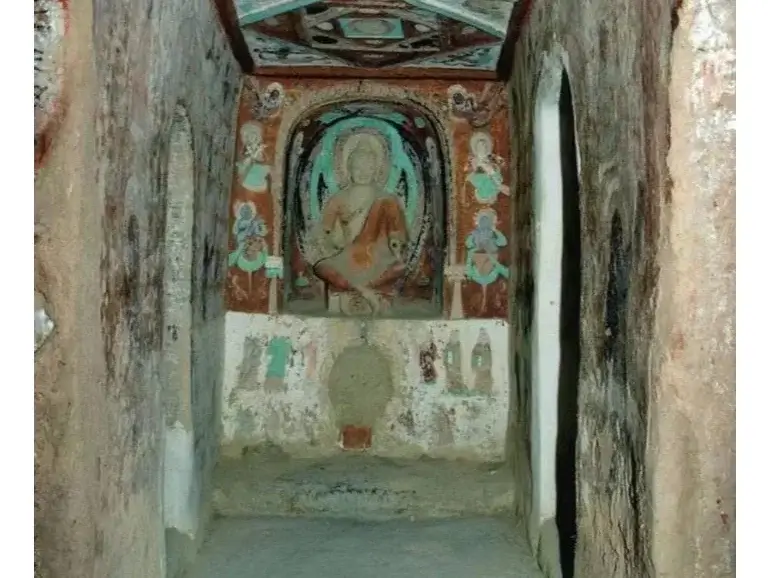 What is the significance of the Mogao Caves? 4 Mogao Grottoes Zen Cave Image